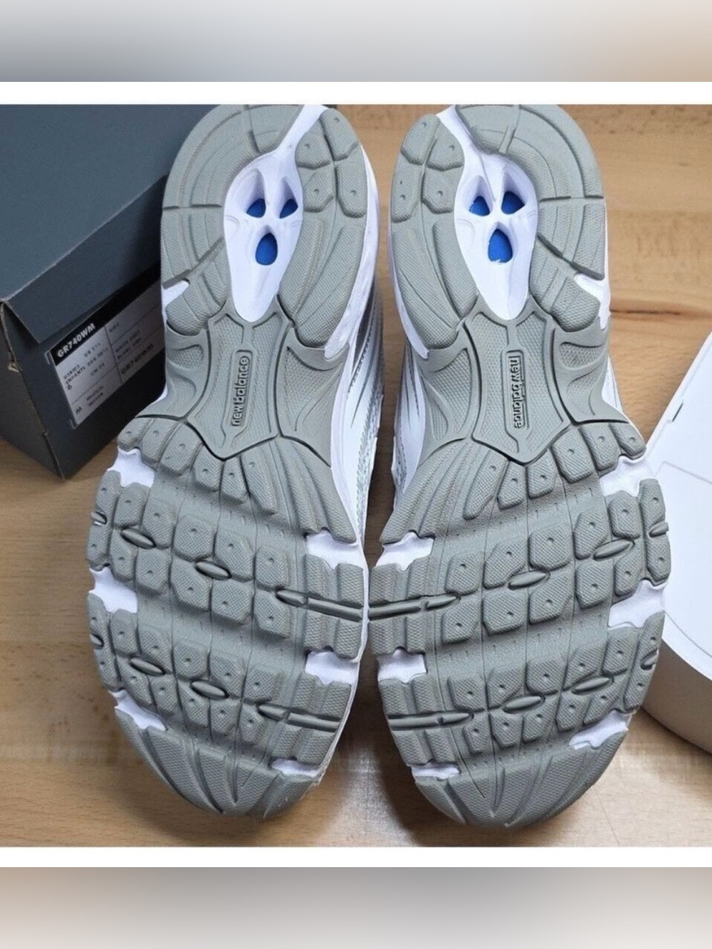 New Balance Women's White and Silver Walking Shoes - Picture 5 of 7